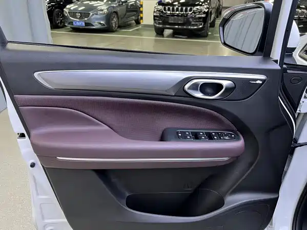 GAC Trumpchi M6 2025