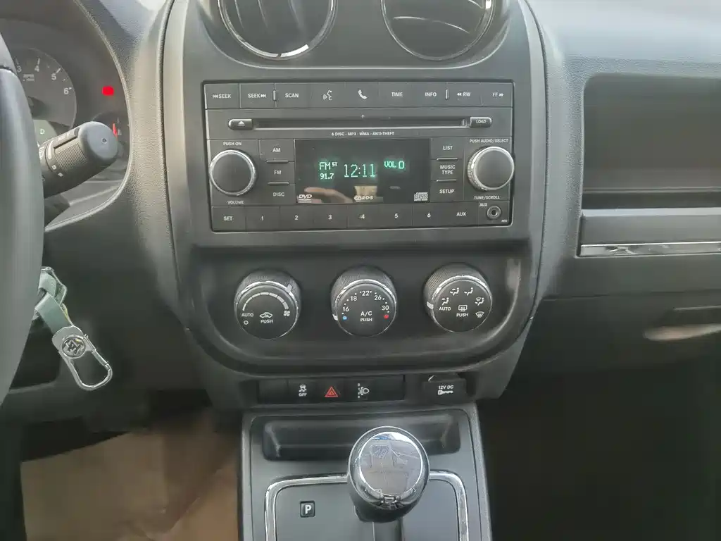 Jeep Compass 2012 — фото 14