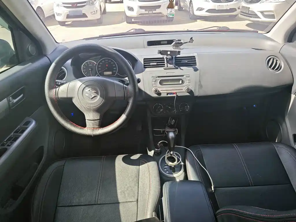 Suzuki Swift 2015 — фото 13