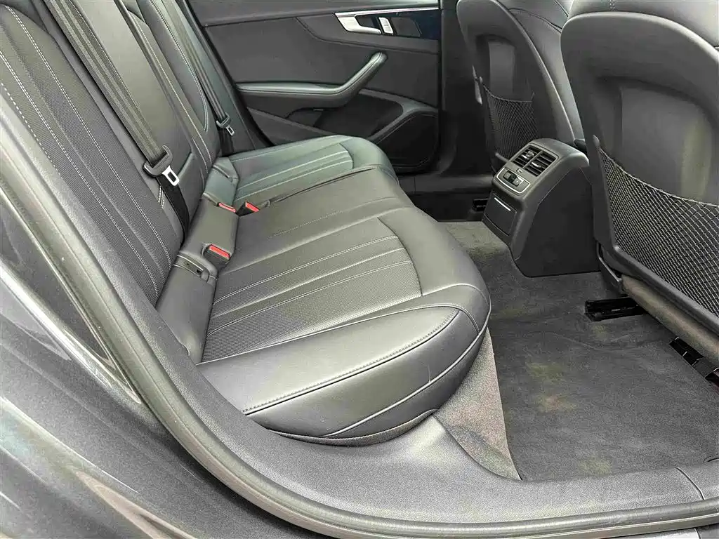 Audi A4L 2024