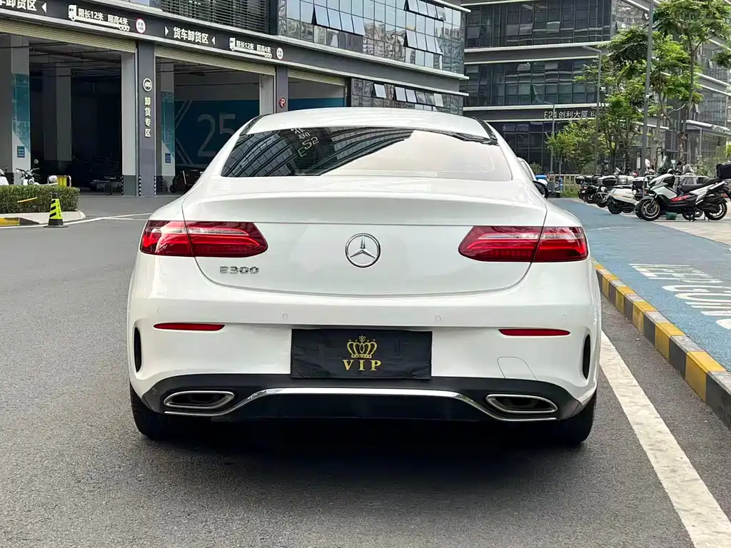 Mercedes-Benz E-Class 2021 — фото 12