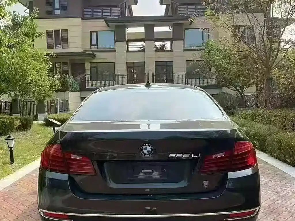 BMW 5 Series 2012