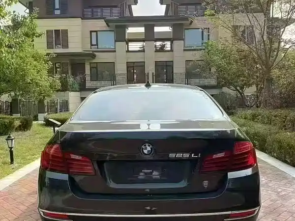 BMW 5 Series 2012