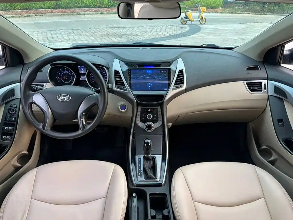Hyundai Elantra Langdong 2015 — фото 9