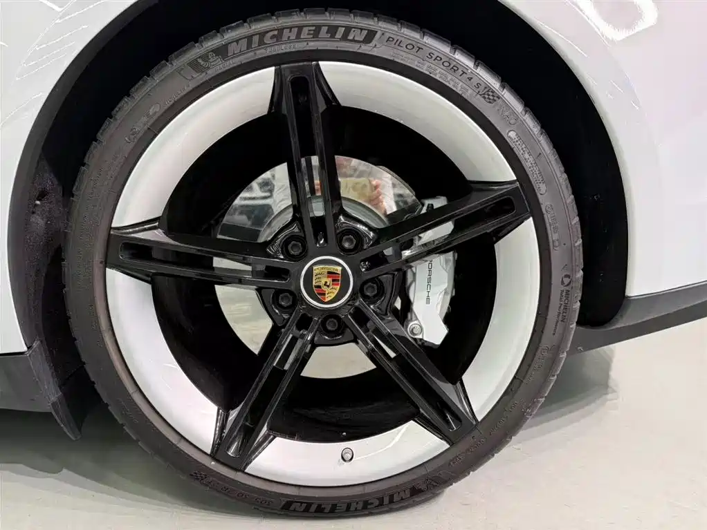 Porsche Taycan 2022 — фото 14