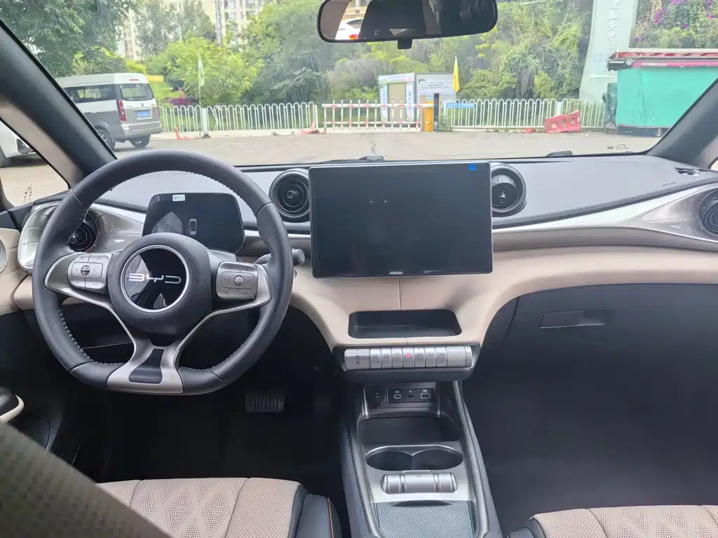 BYD Dolphin 2024
