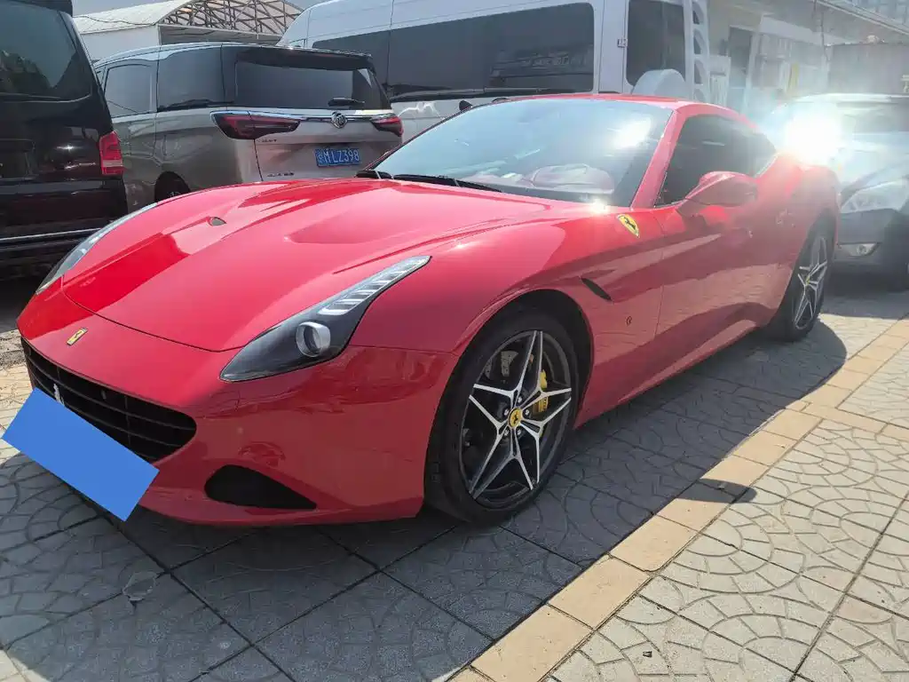 Ferrari California T 2015 — фото 1