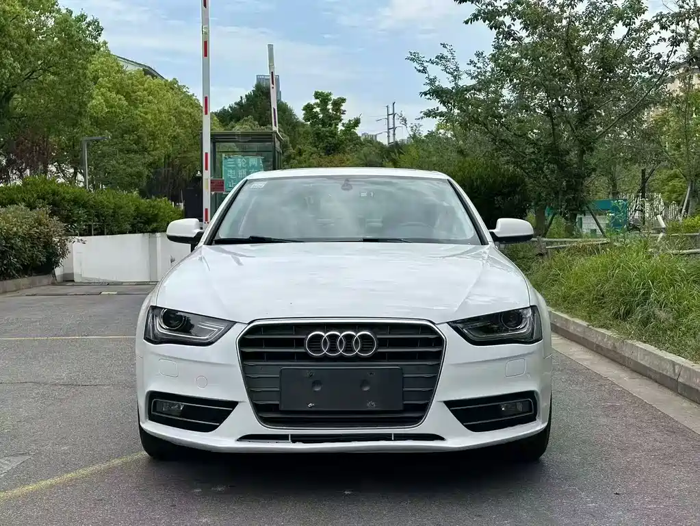 Audi A4L 2012