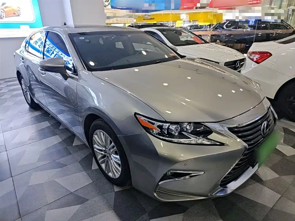 Lexus ES 2017 — фото 4
