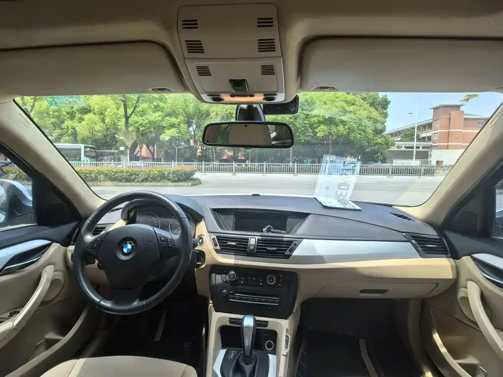 BMW X1 2012 — фото 13