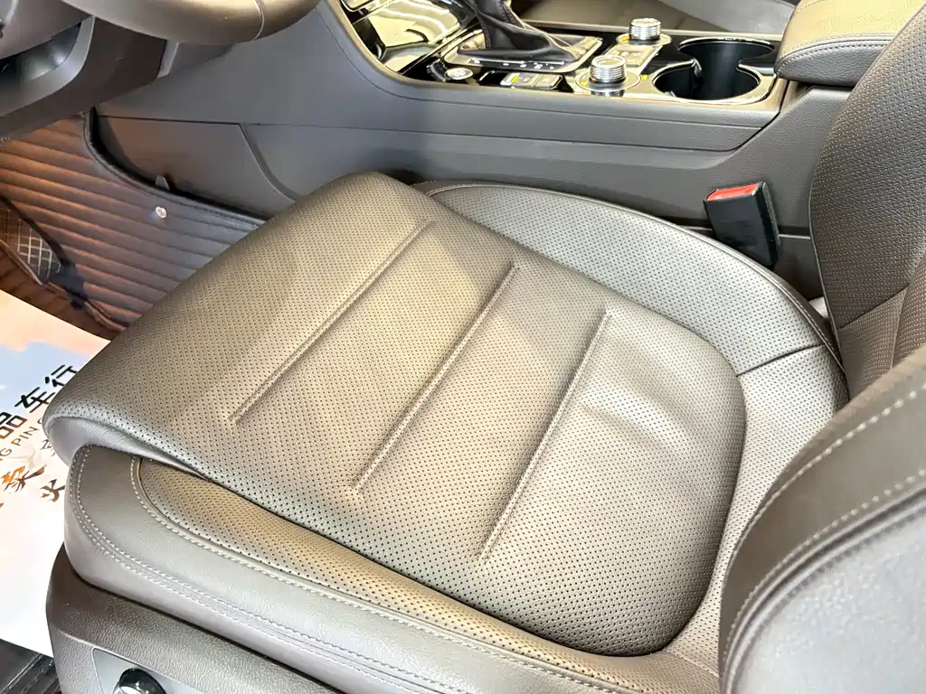 Volkswagen Touareg 2018 — фото 11