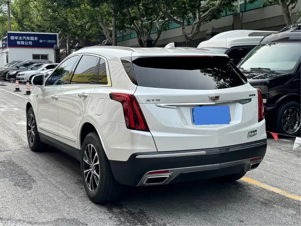 Cadillac XT5 2021 — фото 3