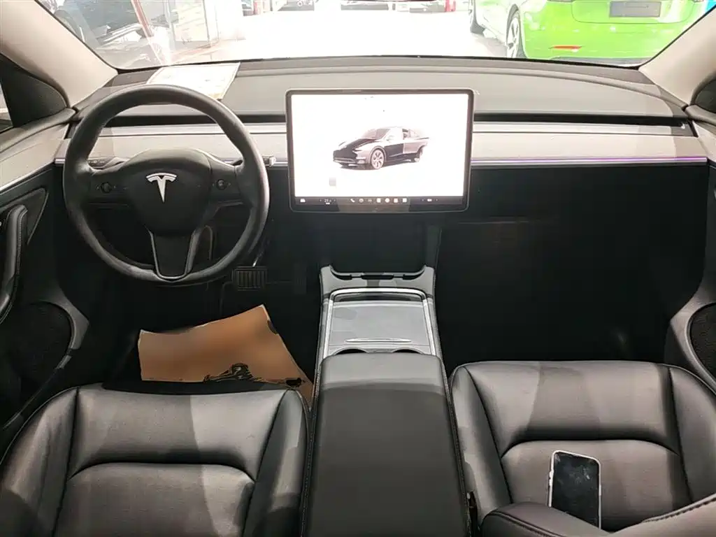 Tesla Model Y 2023 — фото 10