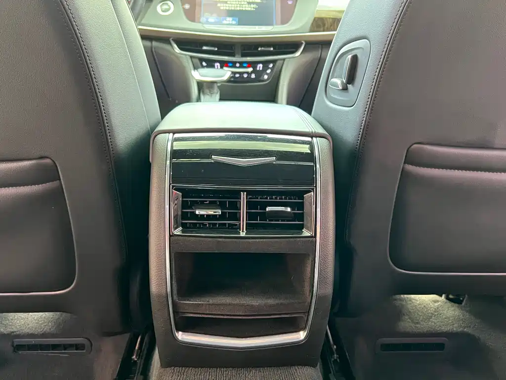 Cadillac CT6 2017 — фото 17