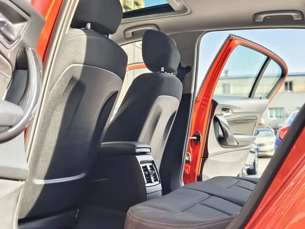 BMW 1 Series 2015 — фото 15