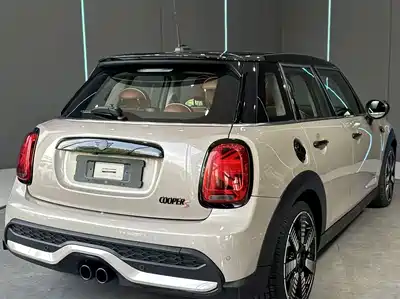 MINI MINI 2023