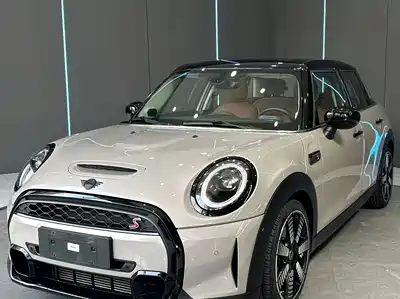 MINI MINI 2023