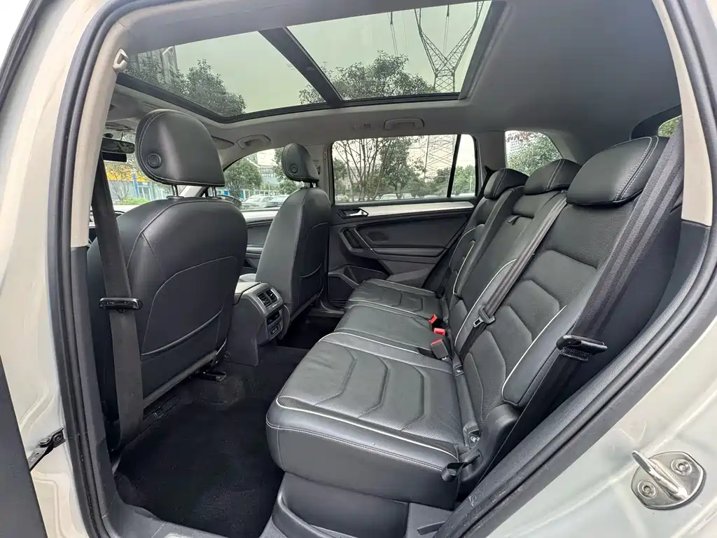 Volkswagen Tiguan L 2017 — фото 8