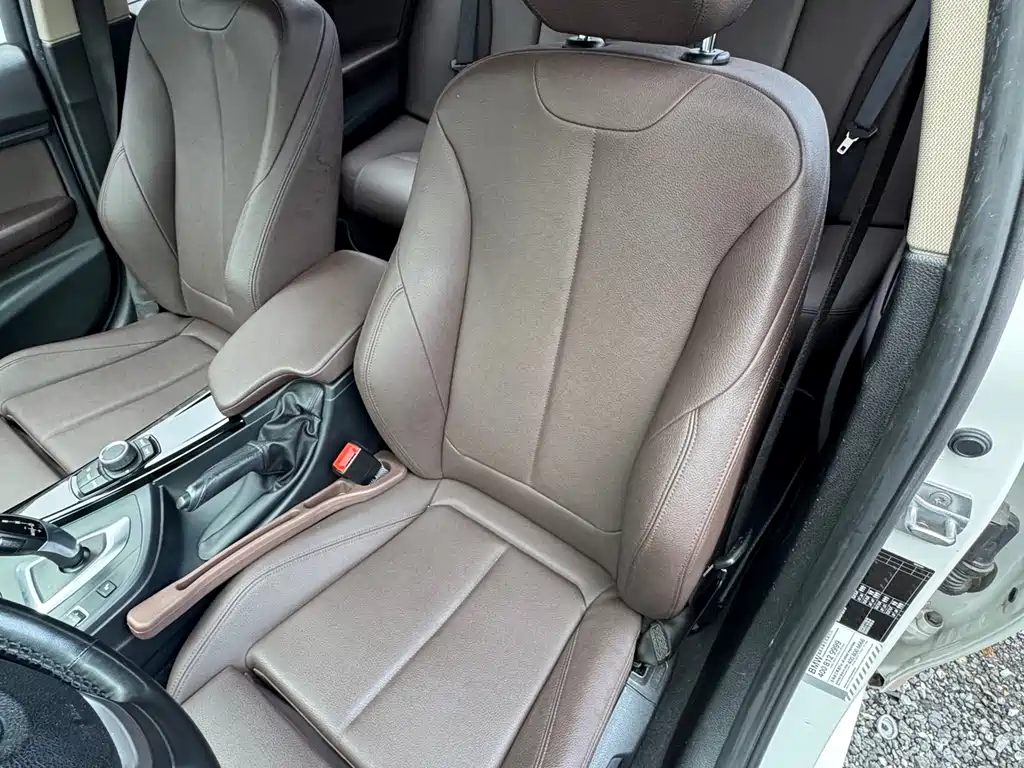BMW 3 Series 2018 — фото 12