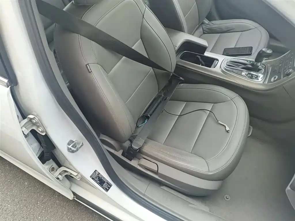 Chevrolet Malibu 2015 — фото 25