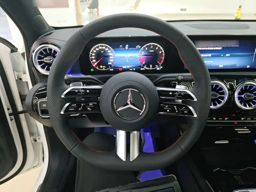 Mercedes-Benz A-Class 2026 — фото 11