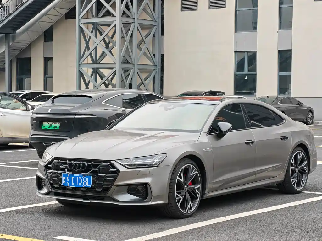 Audi A7L 2024 — фото 1