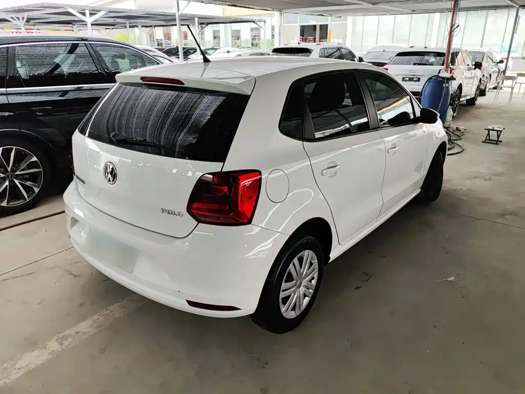 Volkswagen Polo 2016 — фото 12
