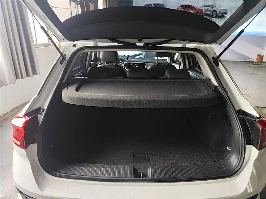 Volkswagen T-Roc 2021 — фото 19