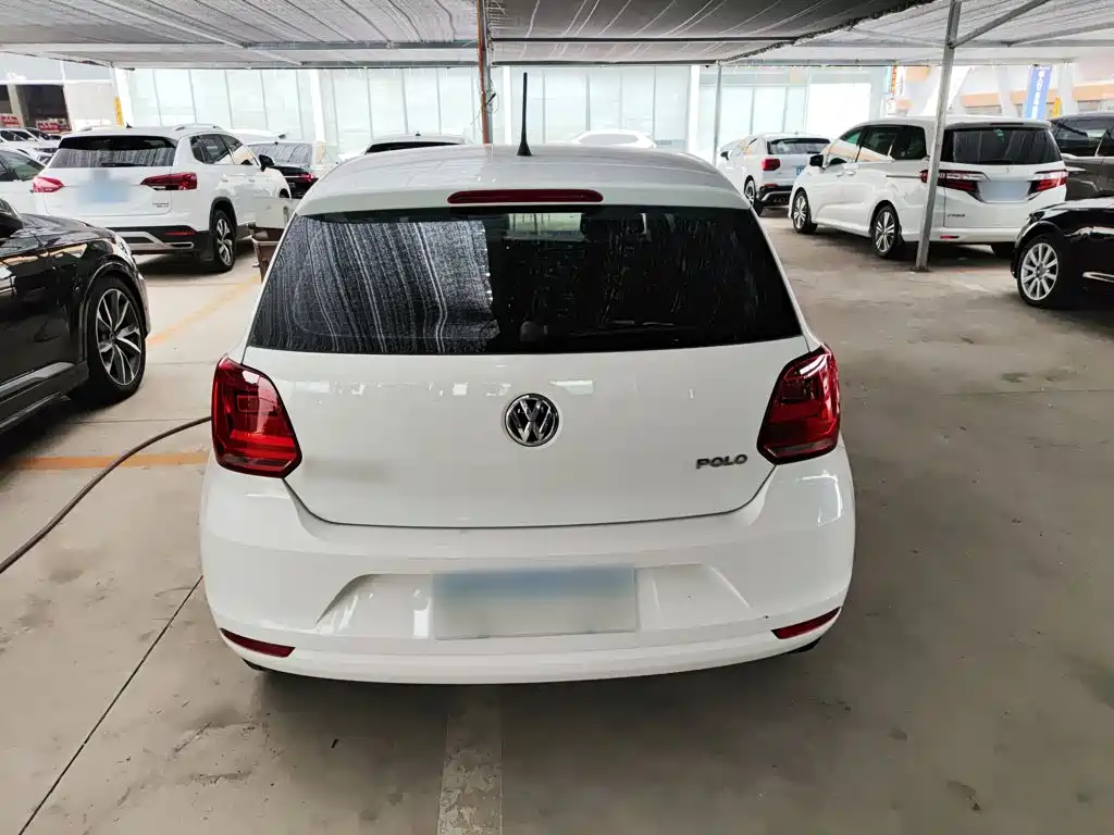Volkswagen Polo 2016 — фото 11