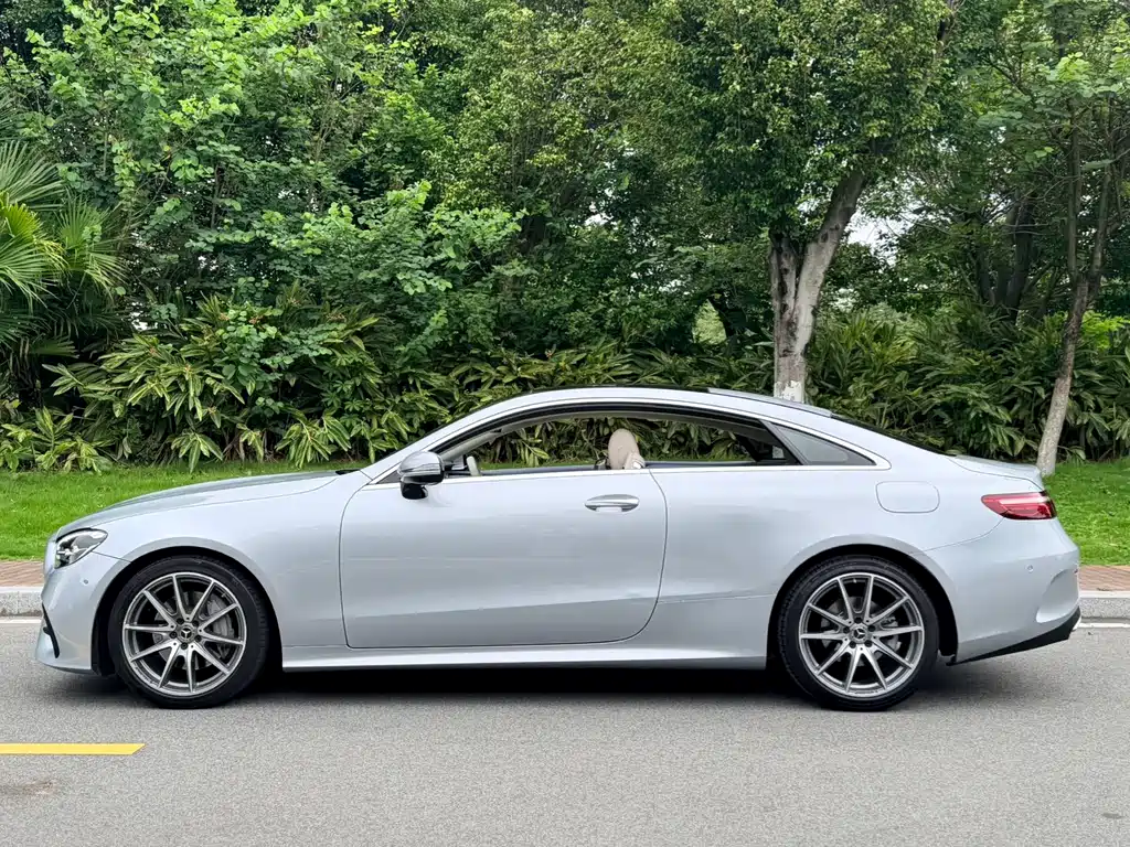 Mercedes-Benz E-Class 2022 — фото 15