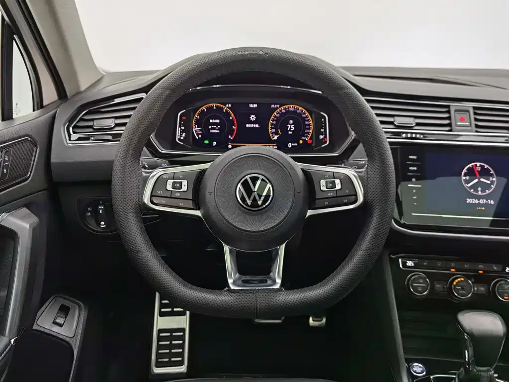 Volkswagen Tiguan L 2020 — фото 11