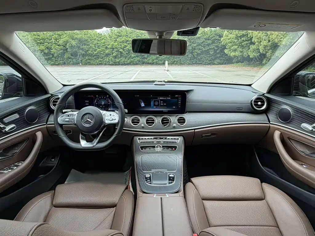 Mercedes-Benz E-Class 2019 — фото 17