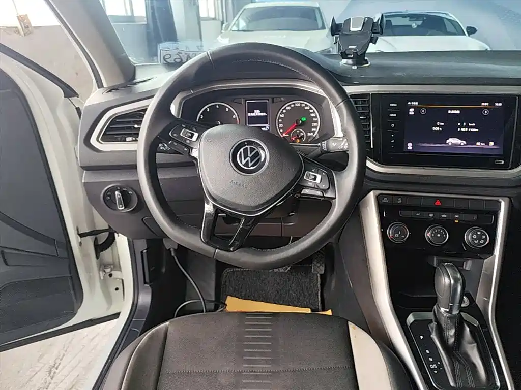 Volkswagen T-Roc 2021 — фото 11