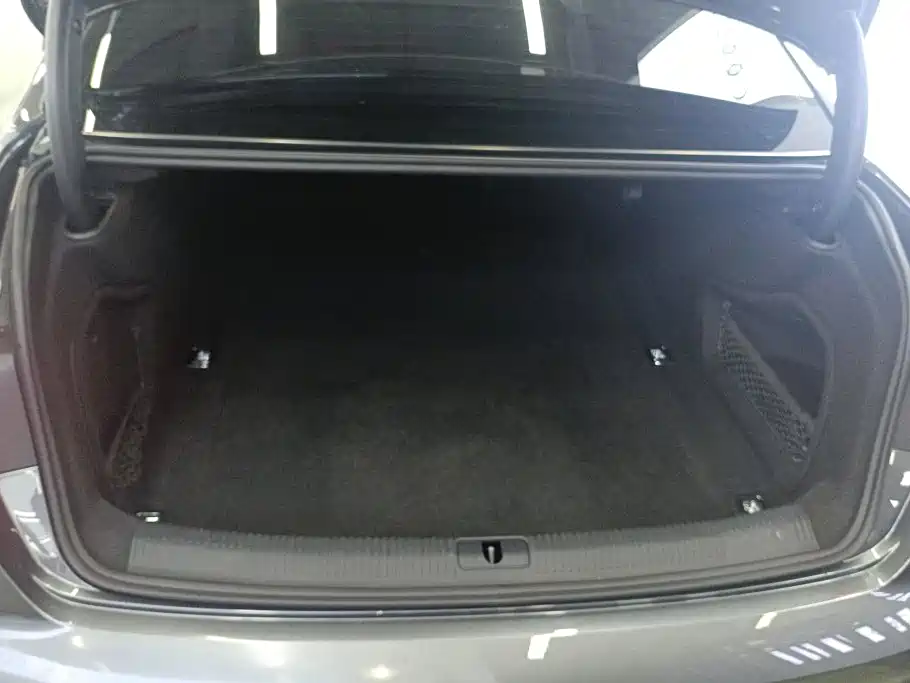 Audi A4L 2020