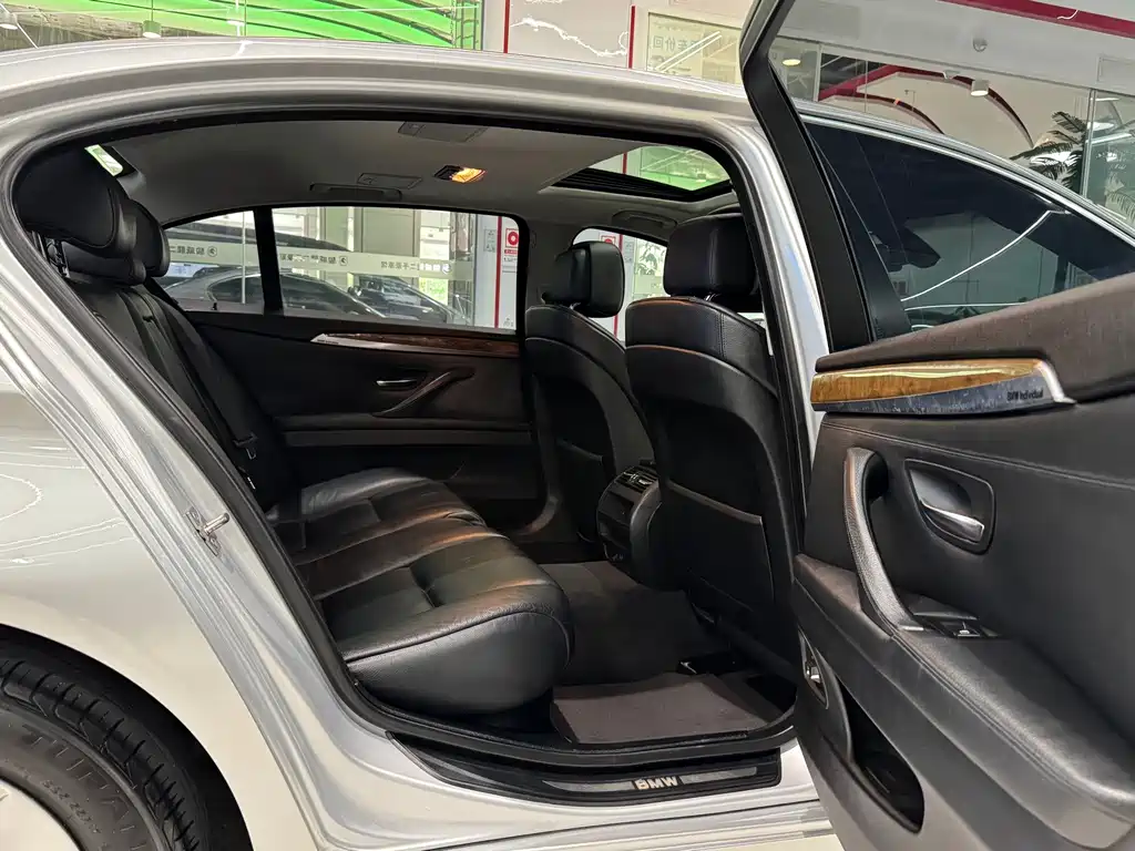 BMW 5 Series 2011