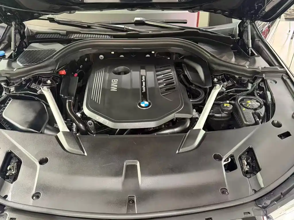 BMW 6 Series GT 2018 — фото 16