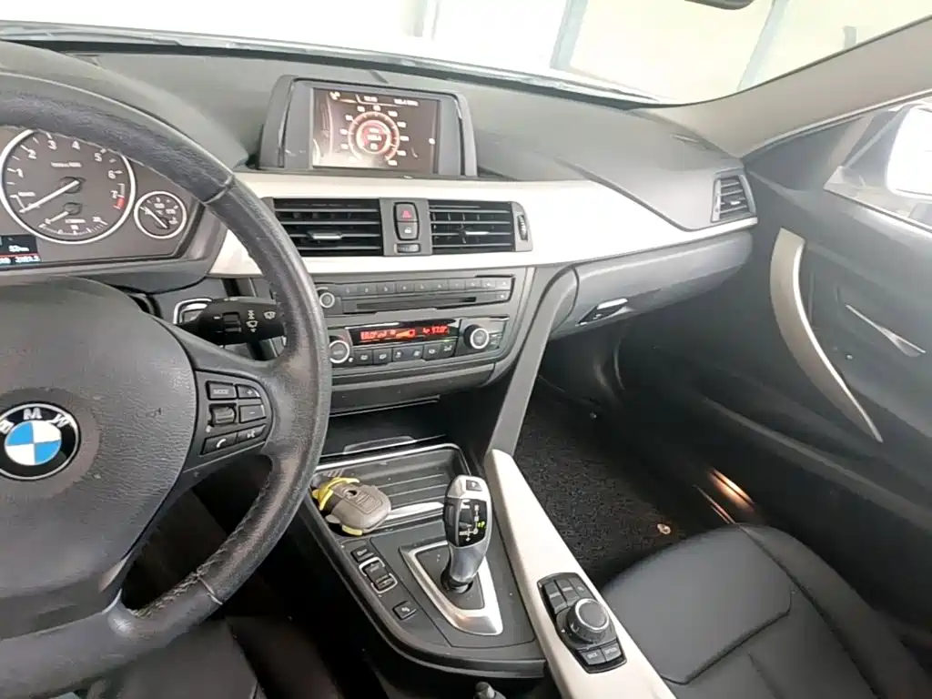 BMW 3 Series 2015 — фото 10