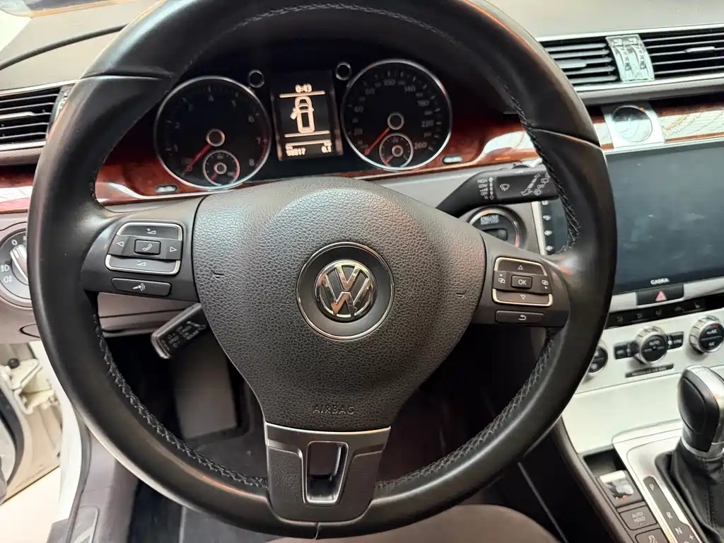 Volkswagen Magotan 2014