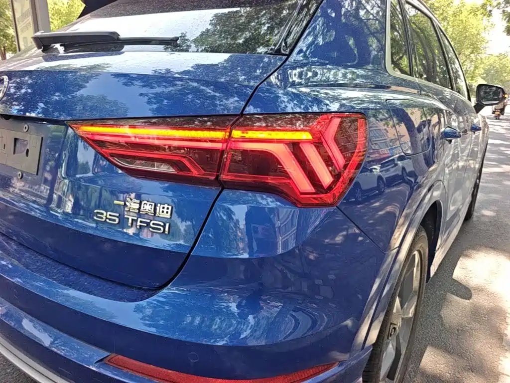 Audi Q3 2019 — фото 8