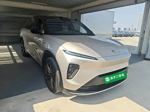 NIO ES8 2024