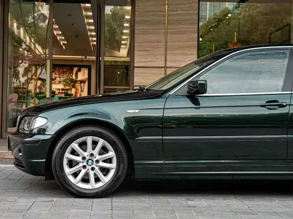 BMW 3 Series 2004