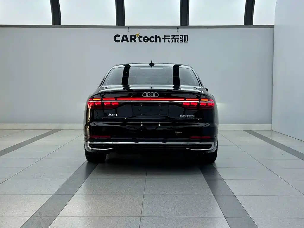 Audi A8 2022 — фото 3