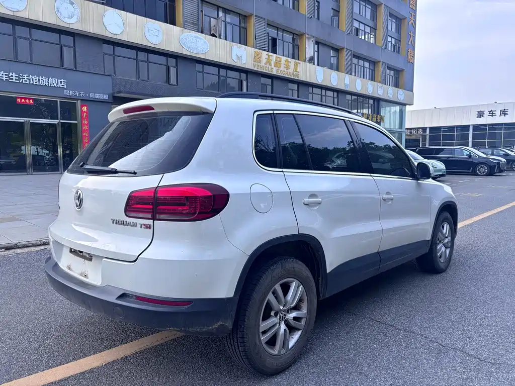 Volkswagen Tiguan 2015 — фото 10
