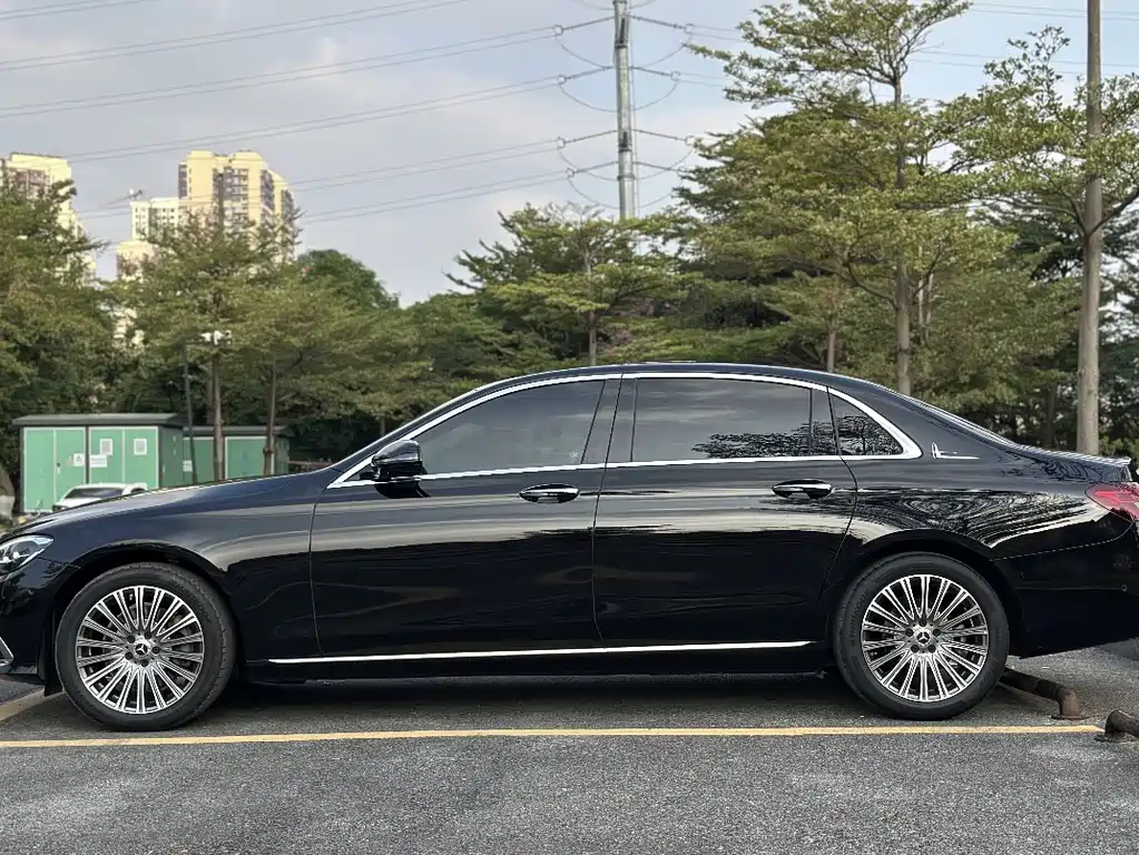 Mercedes-Benz E-Class 2023 — фото 15