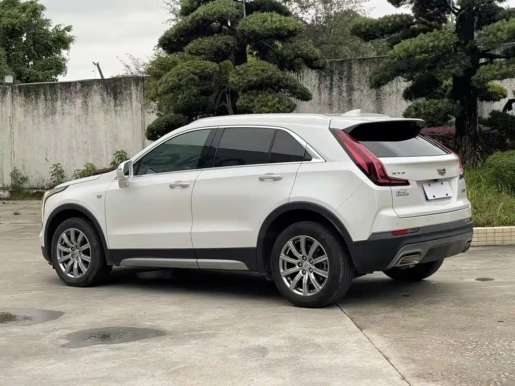 Cadillac XT4 2021 — фото 9