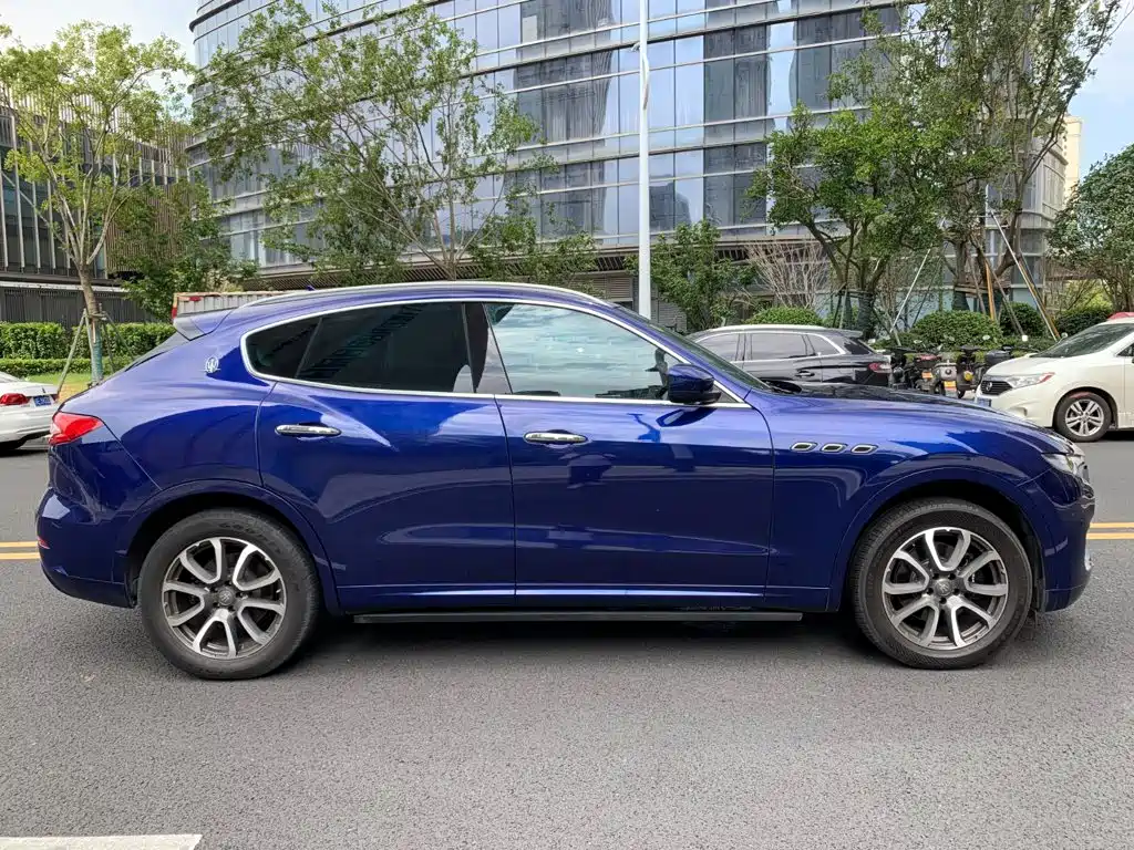 Maserati Levante 2017 — фото 9