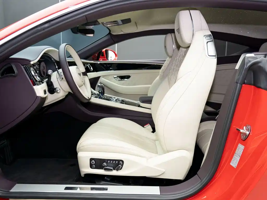 Bentley Continental 2020 — фото 12