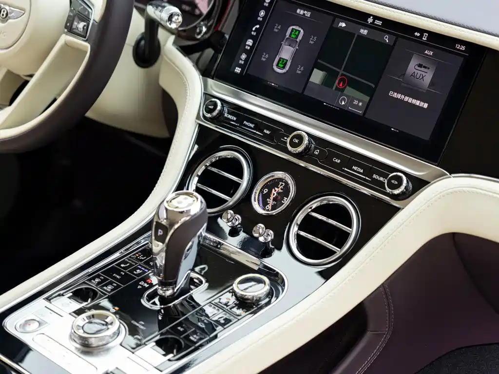 Bentley Continental 2020 — фото 20