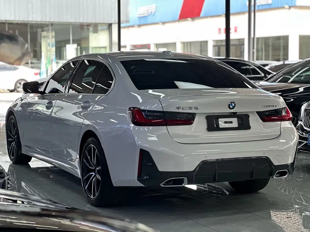 BMW 3 Series 2024