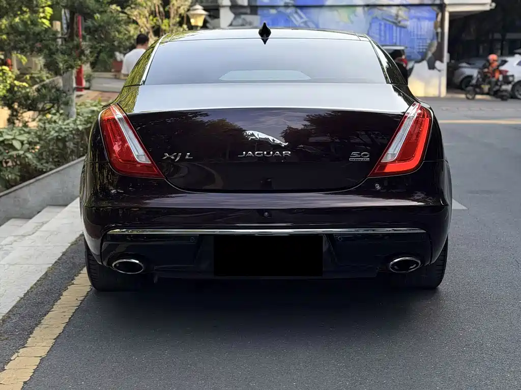 Jaguar XJ 2017 — фото 3